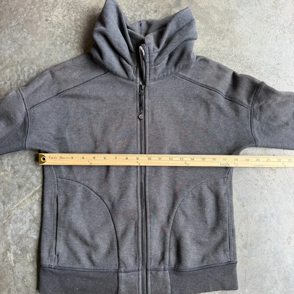 Lululemon Hug it Out Jacket Charcoal Gray Activewear Womens 18x22 Yoga Training